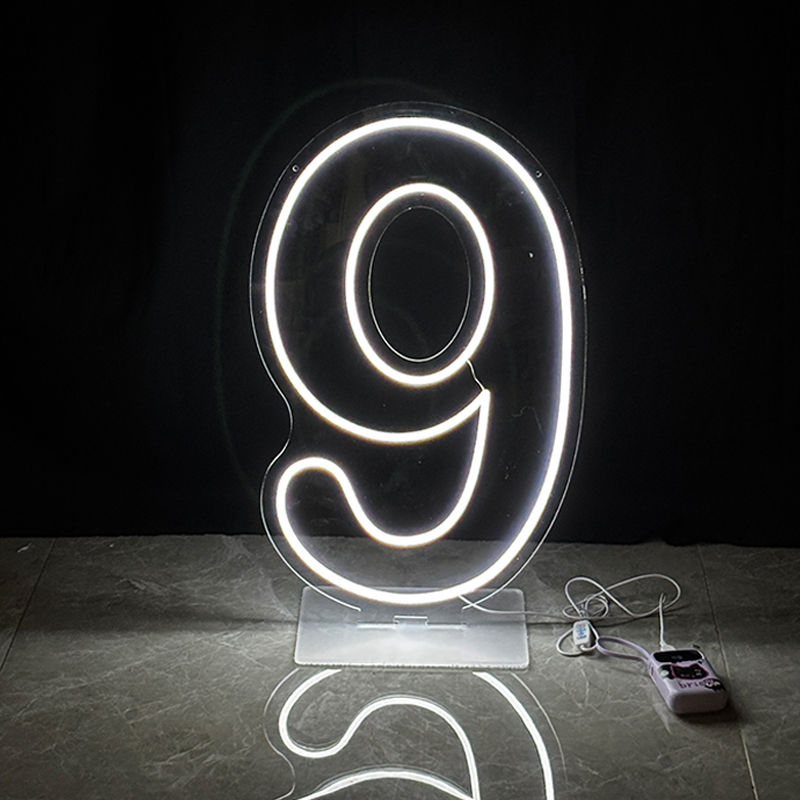 Insegna al neon con numeri gra - Neon Sign Party recensione e prezzo